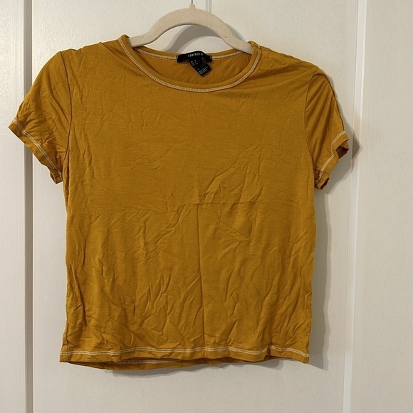 Mustard yellow t shirt with white stitch detail! Super soft and stretch material - Picture 1 of 4